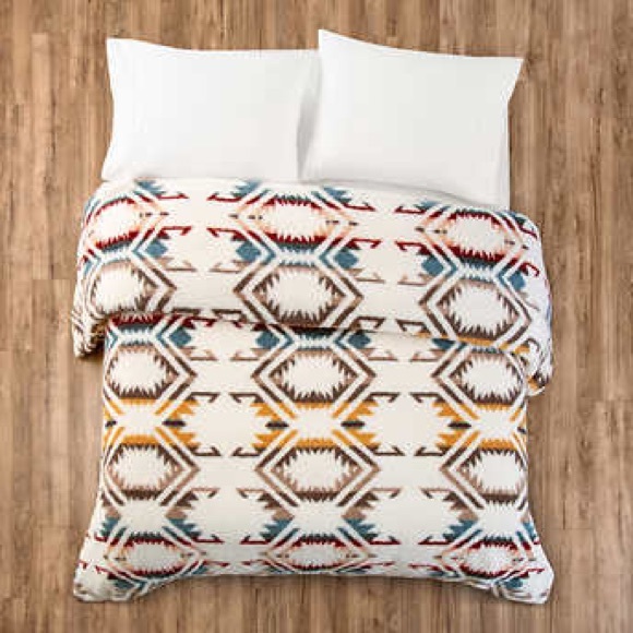 Pendleton Sherpa Fleece Reversible Blanket Throw Aztec QUEEN- BRAND NEW - Picture 4 of 7
